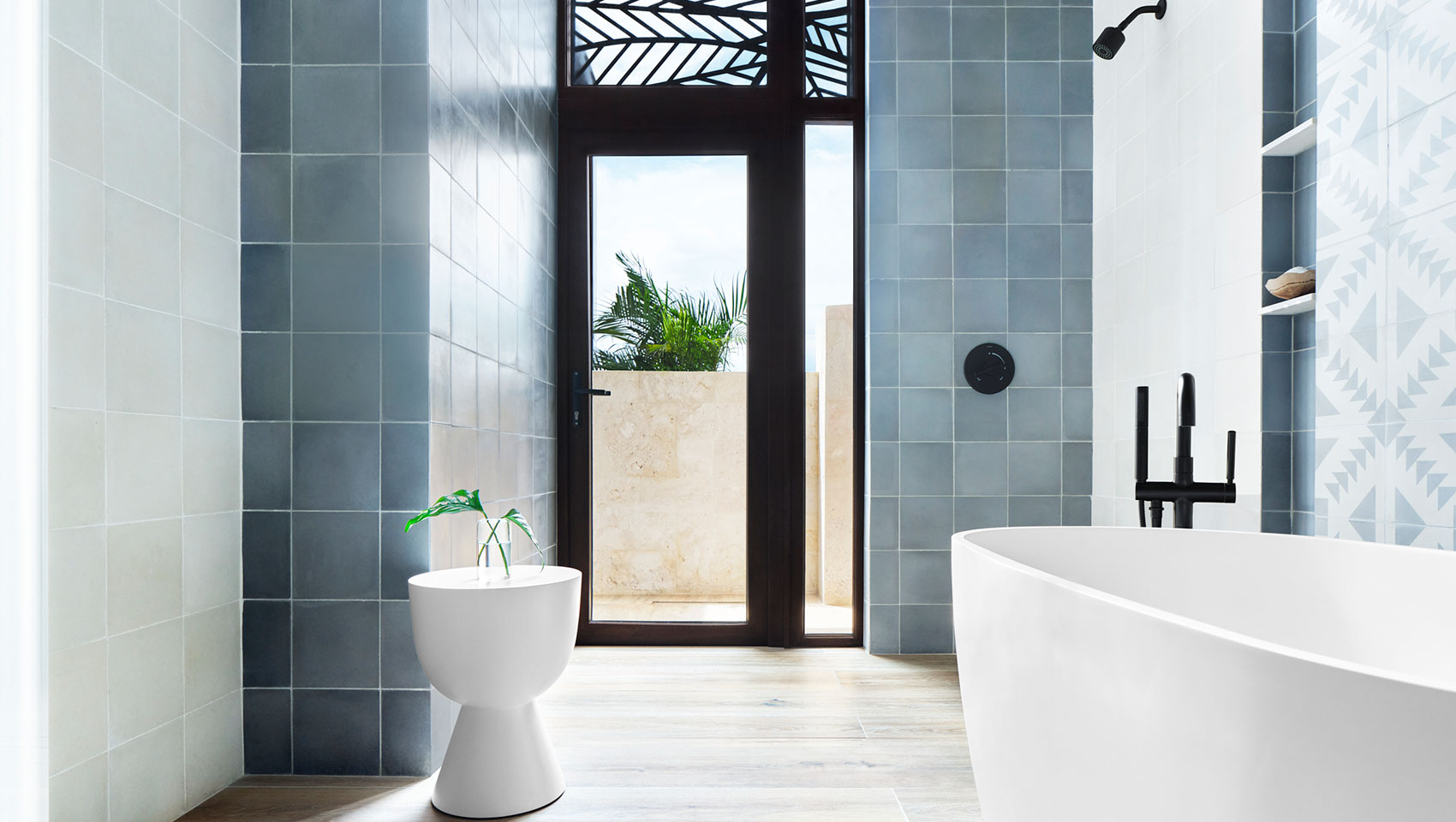 roatan spa suite bathroom