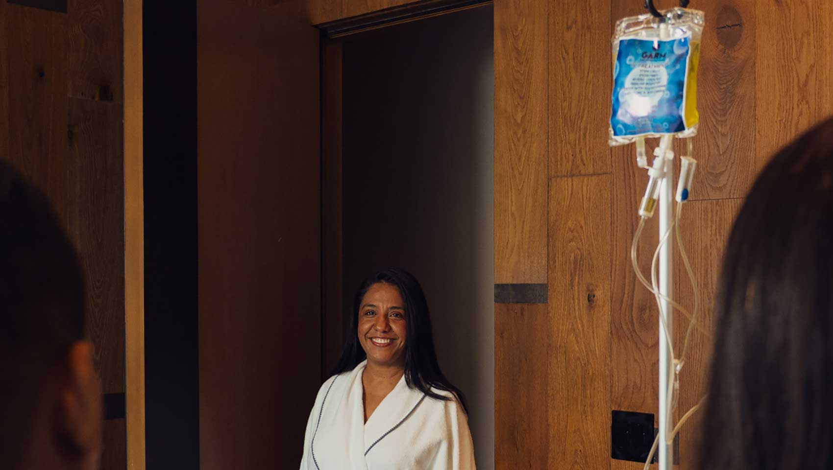 woman enters treatment  Kao Kamasa Spa