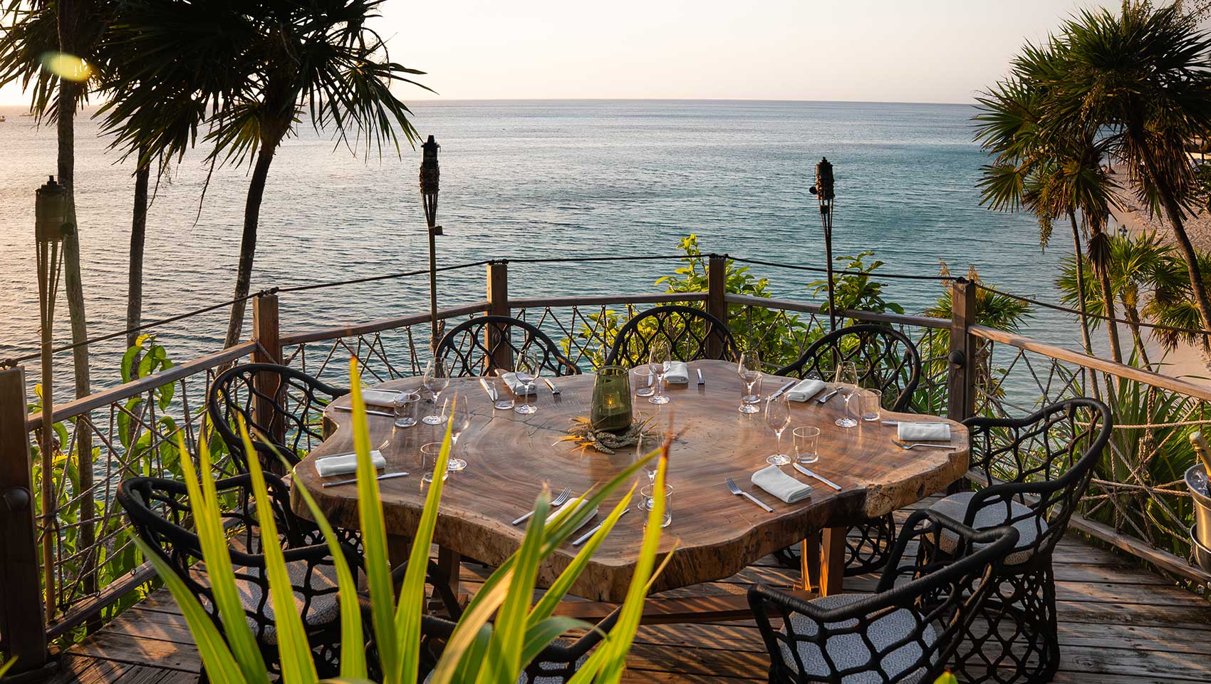 Green Flash Table daylight hours