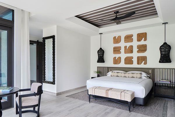 1 King Premium Soaking Tub with Canopy View at Kimpton Grand Roatan Resort